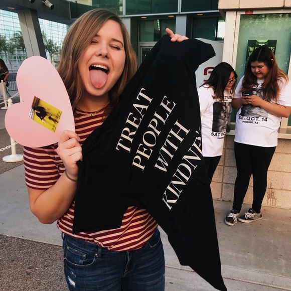 Meet your Posher, Tatum - Picture 1 of 1